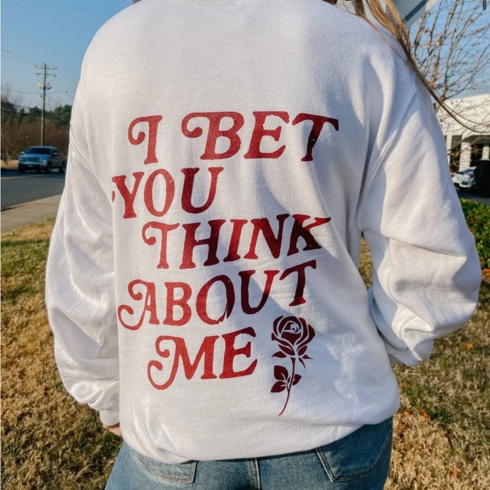Swifty │‎ Tswift│ Sweatshirt │ Size Med. - Picture 4 of 6